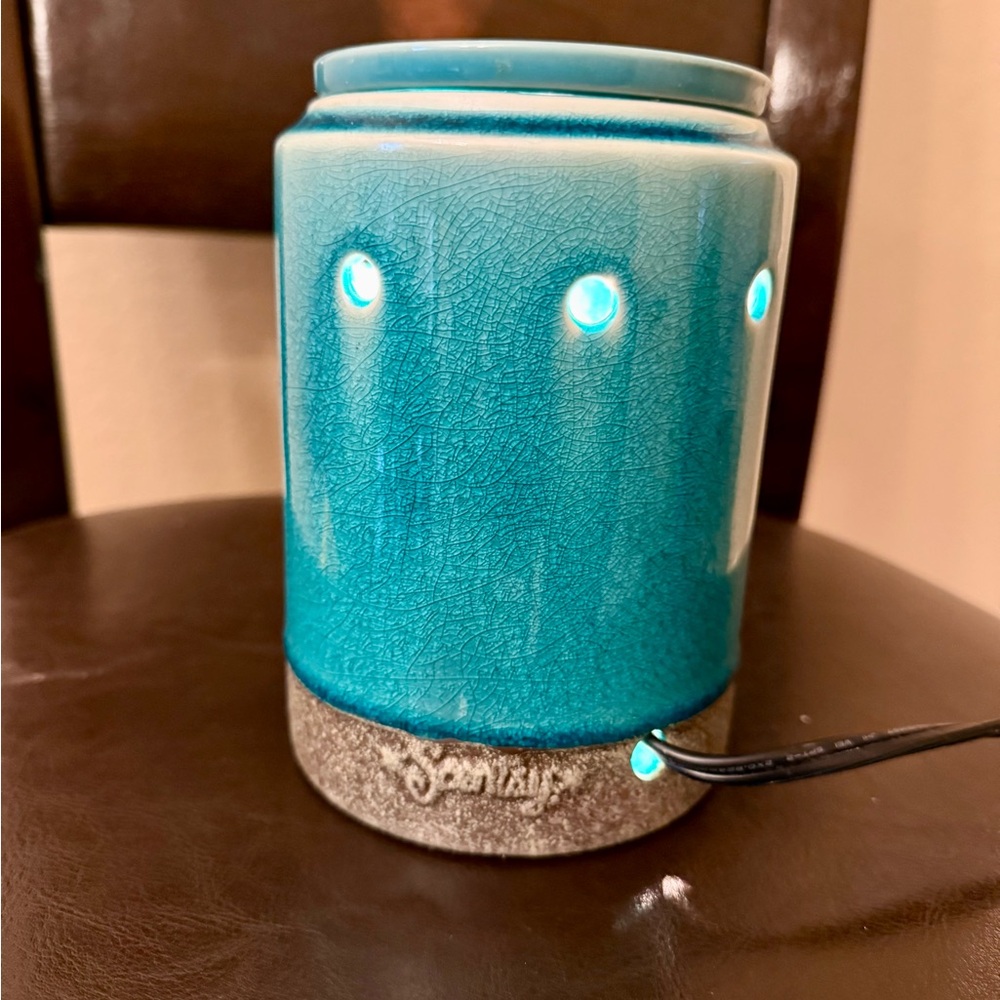 🩵Scentsy Ceramic Ocean Blue Wax Warmer🩵 - Picture 5 of 5